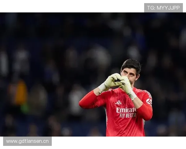 库尔图瓦本赛季扑救成功率分析：表现稳健，关键场次发挥稳定